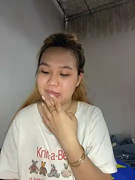 Almira6868 webcam