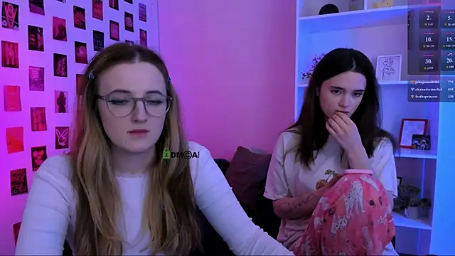 liana_kisses webcam