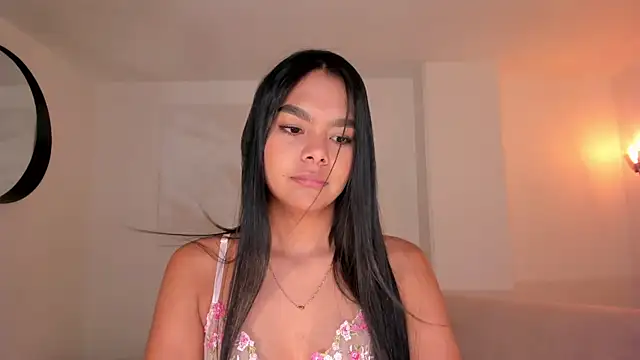 Watch SaphiraJames live on EroticFlix - High definition streams
