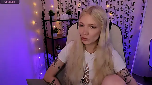 AnyaTaylor_ webcam