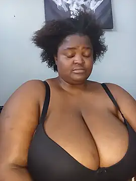 Watch ChubbyLucia live on EroticFlix - High definition streams