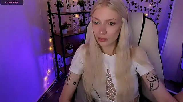 AnyaTaylor_ webcam