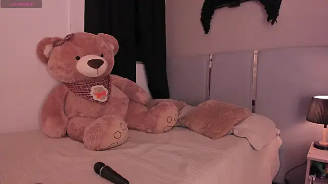 Watch Zaray_star live on EroticFlix - High definition streams