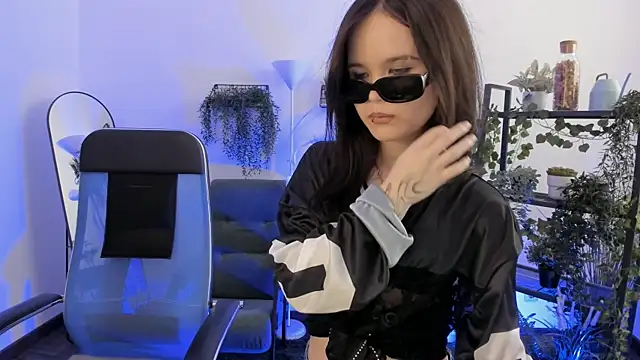 Watch Elainebeness live on EroticFlix - High definition streams