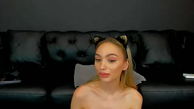 HaleySweet18 webcam