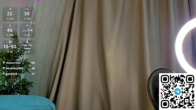 Selena_Sharp webcam