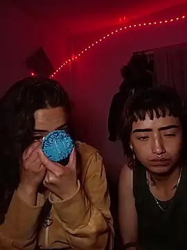 AlexxaAndRileyy webcam