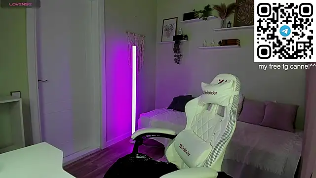 Laura_CollinsS webcam