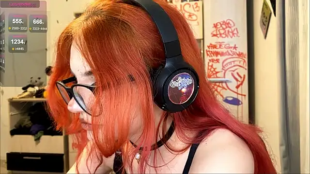 RedHeadCat webcam