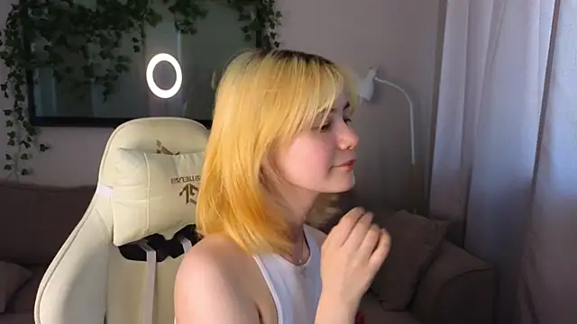 Emily_Miu webcam