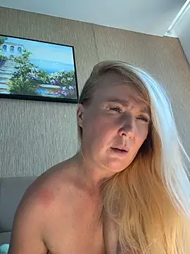 EmmaInLove23 webcam