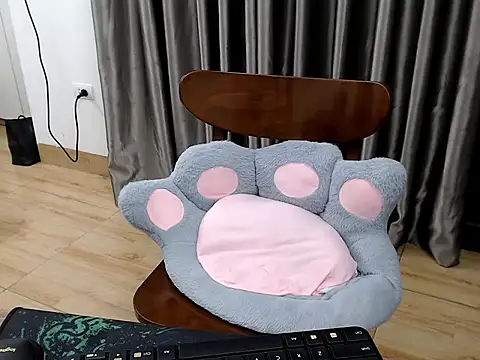Maia_9999 webcam