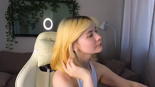 Emily_Miu webcam