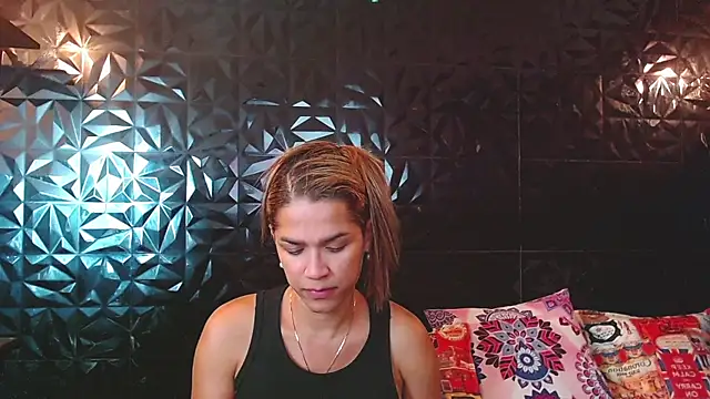 PINK__LOLA1 webcam