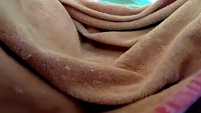 Pegg-fist-me webcam