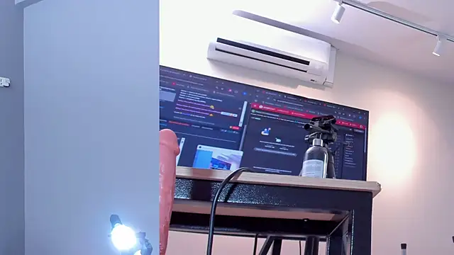emilytowzen webcam