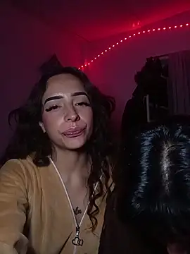 AlexxaAndRileyy webcam