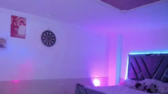 Mia_Gates webcam