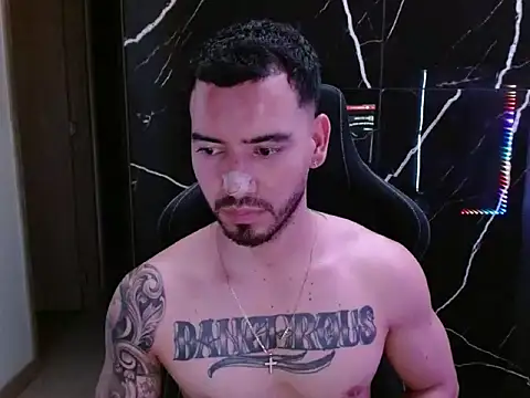 Dangerous-Men webcam