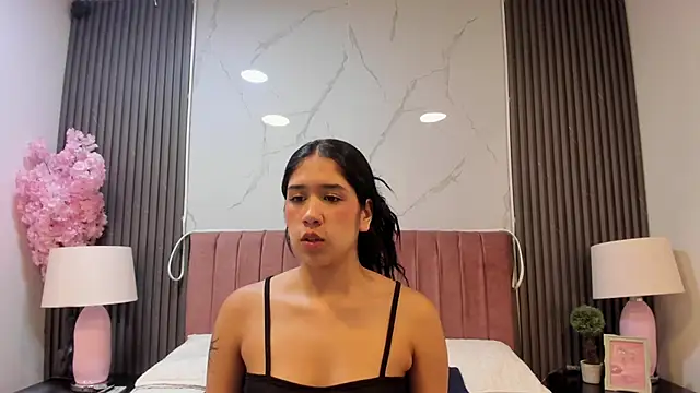 Hanna_Thorne live cam on StripChat