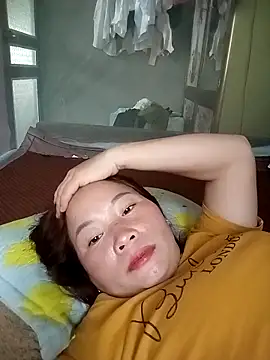Cumhots111 webcam