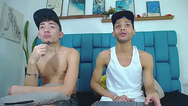 STRANGER_BOYS webcam
