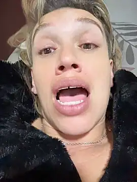 MARILYNKOVANOVA webcam