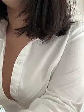 lucy2027 webcam