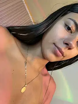 Lilybeeth live sex cam