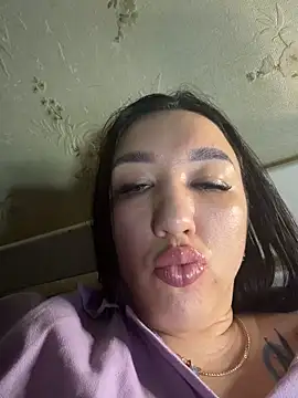 Naughtbaby_2025 webcam