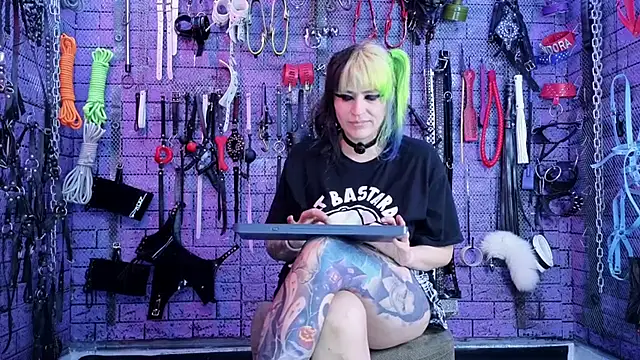 PANDORANEZZ webcam