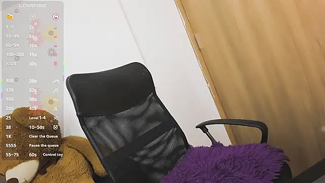 Charming_J live cam on StripChat