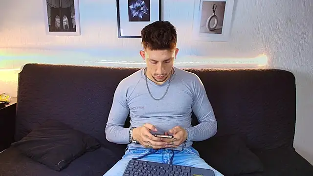 Sr_Maykol live cam on StripChat