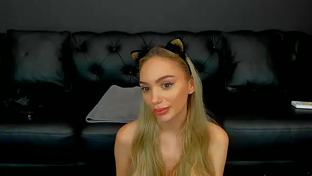 HaleySweet18 webcam