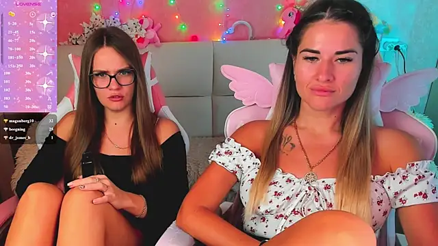 hotty_girls_here (G young) - HOT KISS