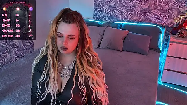 Miss_Maya_Mils webcam