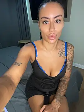 CoCo-Queen webcam