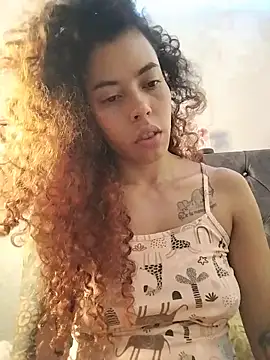 Watch Pamelamiler__ live on EroticFlix - High definition streams