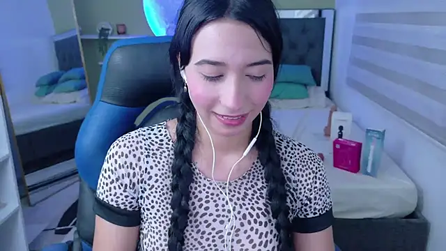 Watch ivvoncute live on EroticFlix - High definition streams