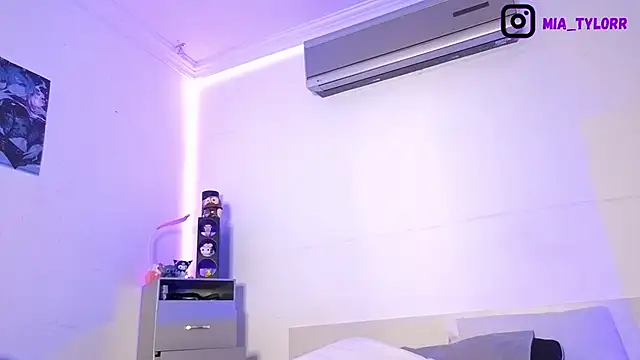 Mia_Tylor01 webcam