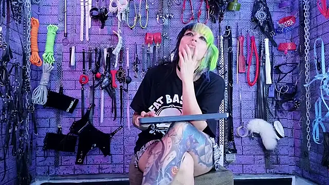 Watch PANDORANEZZ live on EroticFlix - High definition streams