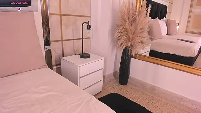 Crystal_Rose__ webcam