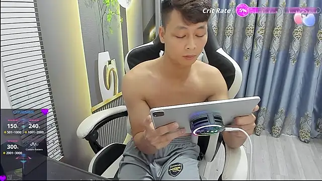 Naughty___asian webcam