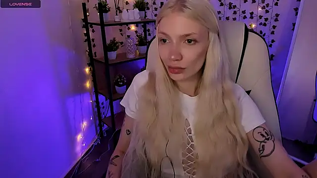 AnyaTaylor_ webcam