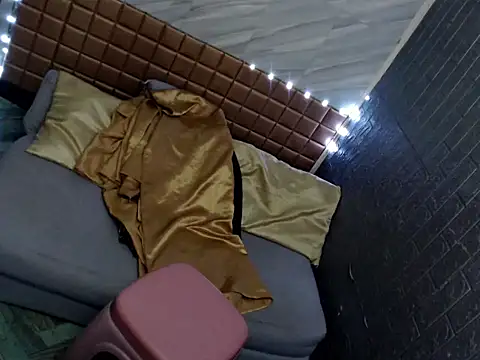 Asiandollxxx4uandMe webcam