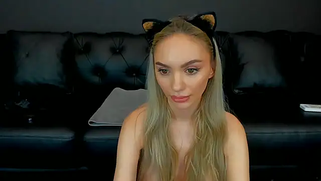 HaleySweet18 webcam