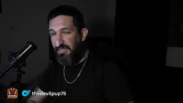 DevilPup75_ webcam