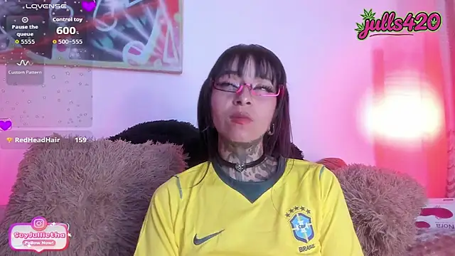 Watch Julls420_ live on EroticFlix - High definition streams