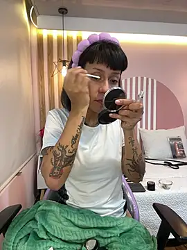 Valkiriia_wiine webcam