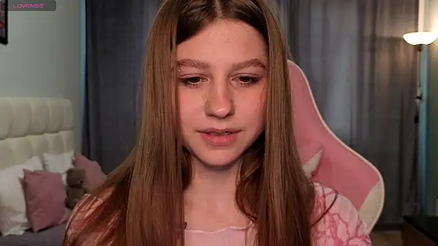 lilymoore69 - Lilymoore69's free webcam - UK Sex Cams